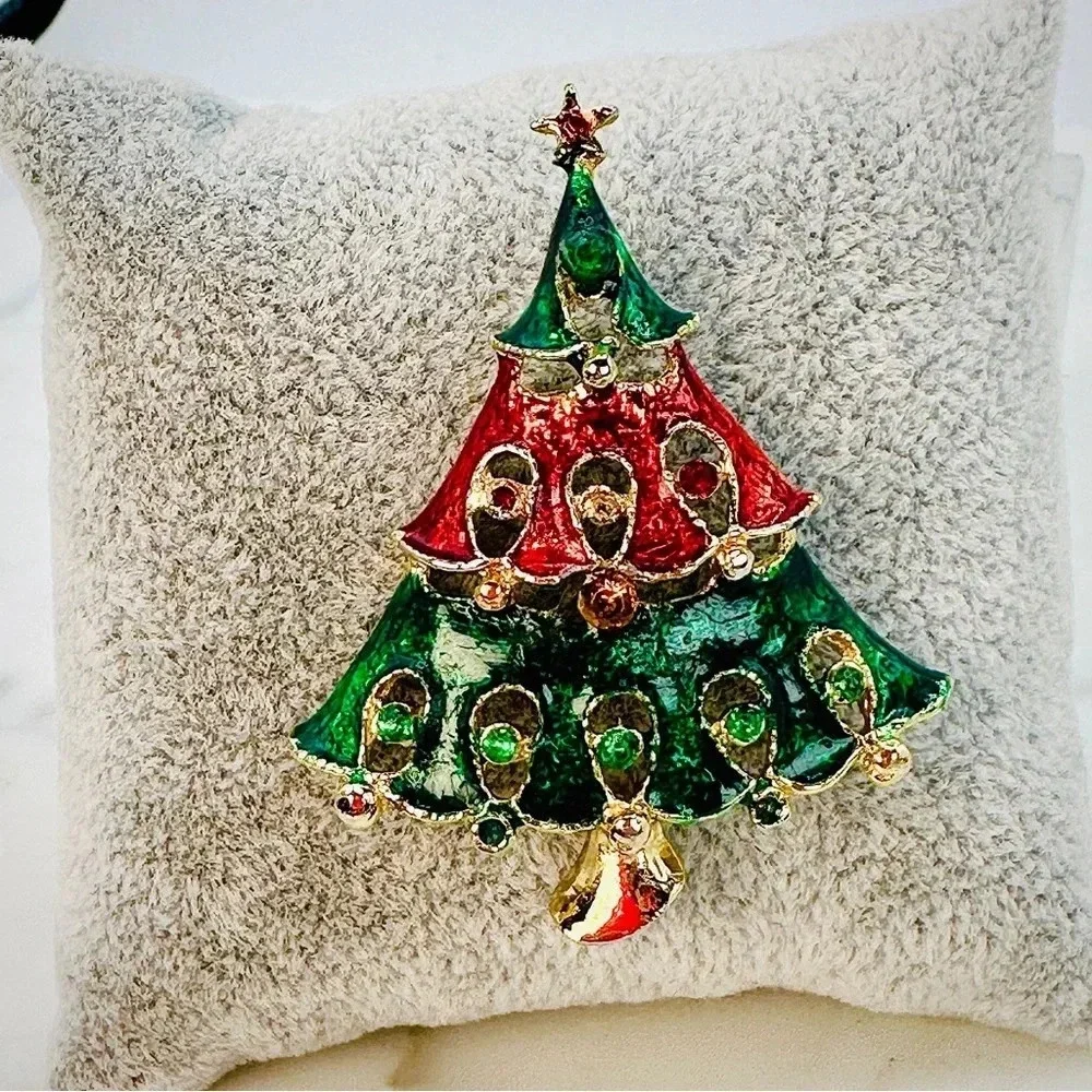 2 Vintage Christmas Brooches Jeweled Christmas Tree Candle Signed Gerrys… - Picture 2 of 12